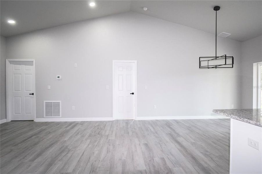 Spacious, unfurnished interior of a new home in , Sebring (Image 31).