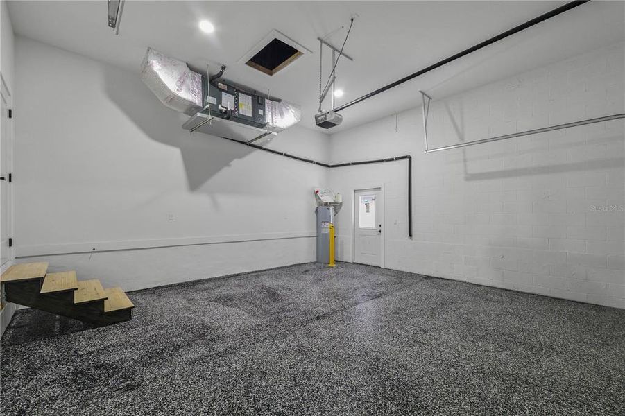 Spacious, unfurnished interior of a new home in , Hudson (Image 17).