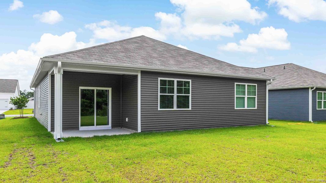 Exterior details and patio area of a home in Bella Point, Bolivia (Image 3).