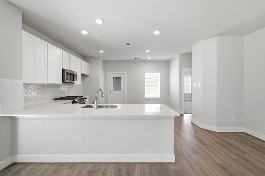Furnished interior view inside a new home in Bay Creek, Baytown (Image 5).