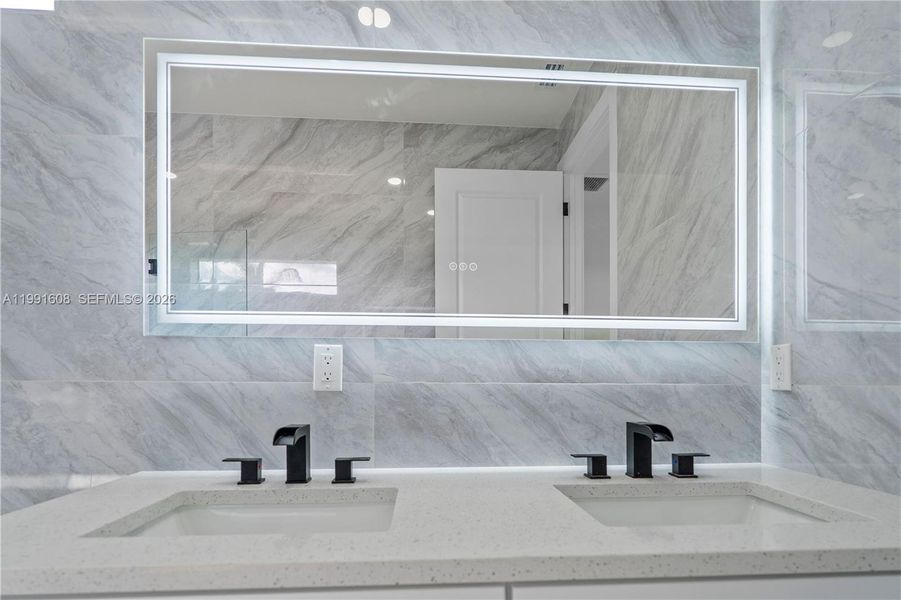 Close-up of interior finishes inside a home in , Lehigh Acres (Image 21). Close-up of interior finishes inside a home in , Lehigh Acres (Image 21).