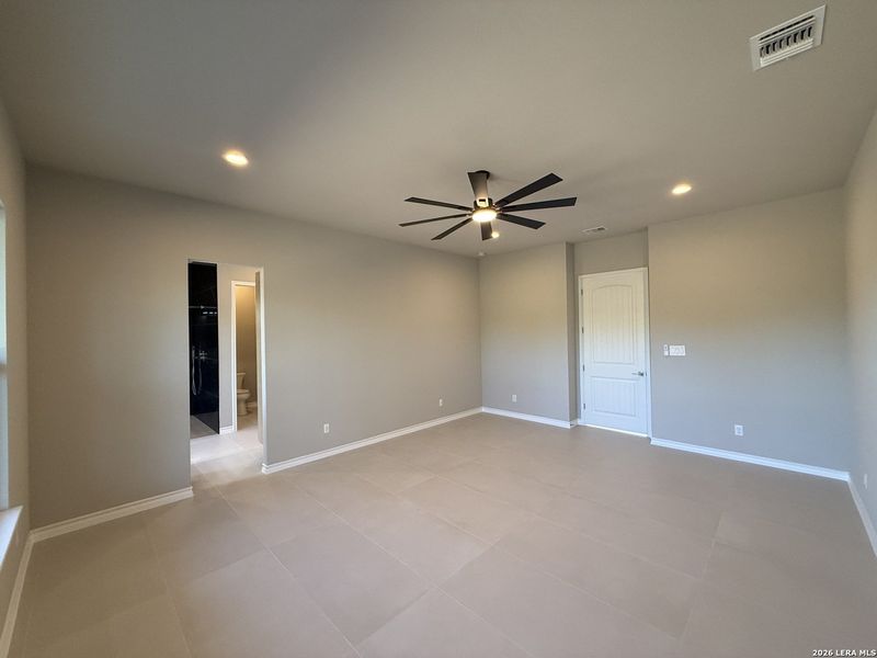 Spacious, unfurnished interior of a new home in , Spring Branch (Image 45).