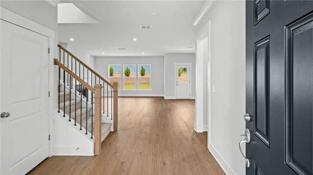 Spacious, unfurnished interior of a new home in Hunters Creek, Flowery Branch (Image 15).