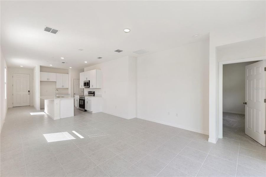 Spacious, unfurnished interior of a new home in Highfield at Twisted Oaks, Wildwood (Image 8). Spacious, unfurnished interior of a new home in Highfield at Twisted Oaks, Wildwood (Image 8).