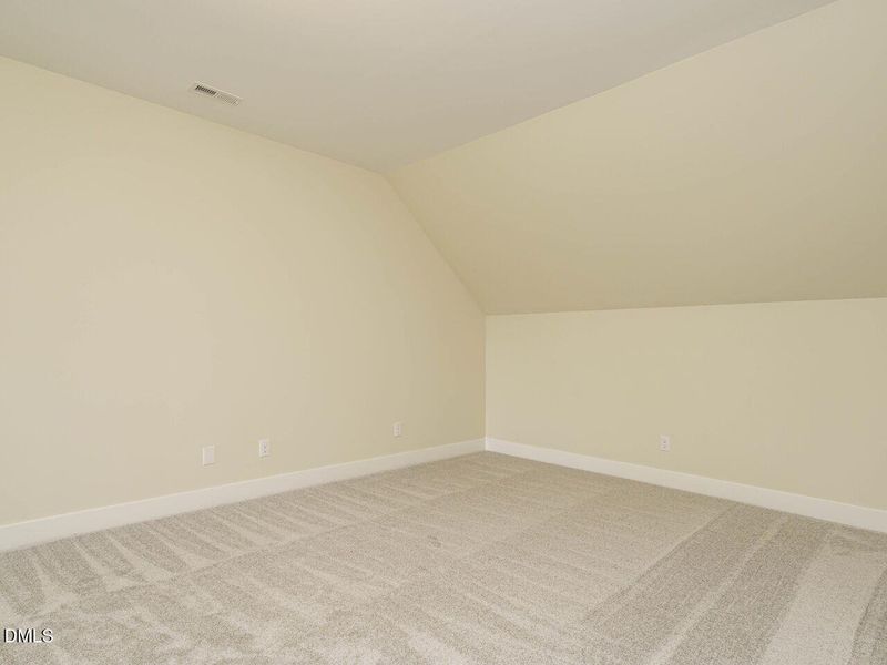 040-1280x960-bonus-room