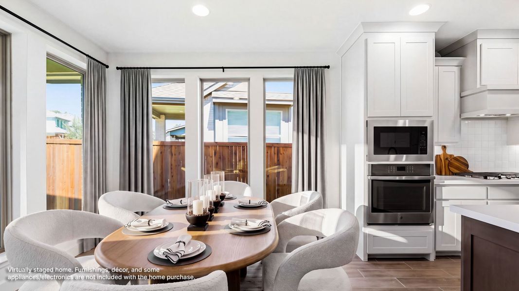 Furnished interior view inside a new home in Eliana, McKinney (Image 8).