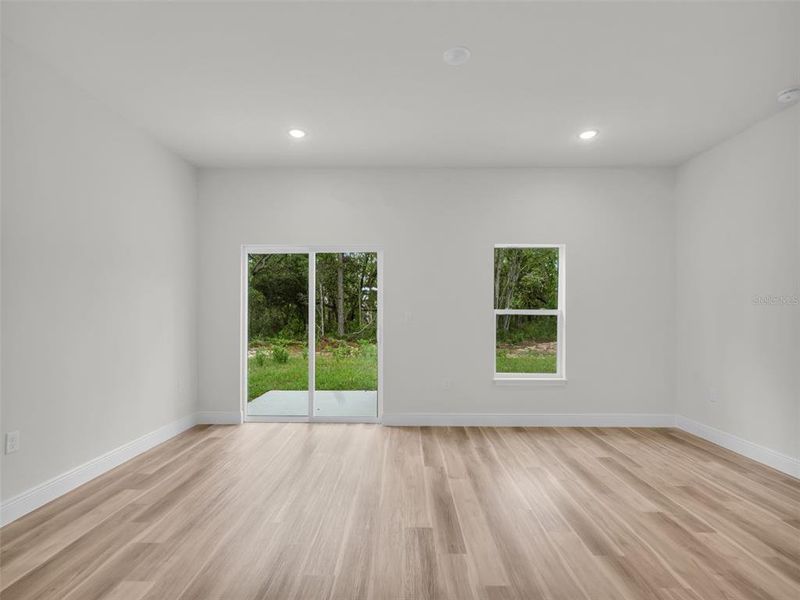 Spacious, unfurnished interior of a new home in , Ocala (Image 25).