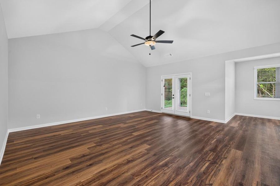 Spacious, unfurnished interior of a new home in , Commerce (Image 19).