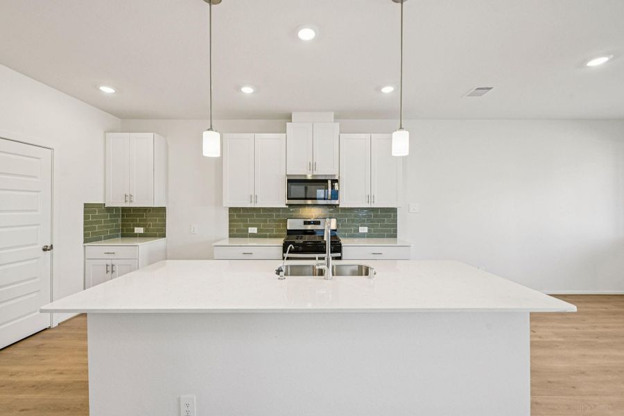 Photo is not of the actual home, but is an inspirational photo of builder’s model home and may depict options, furnishings, and/or decorator features that are not included Photo is not of the actual home, but is an inspirational photo of builder’s model home and may depict options, furnishings, and/or decorator features that are not included