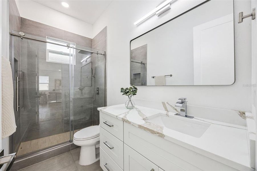 Furnished interior view inside a new home in , Orlando (Image 28).