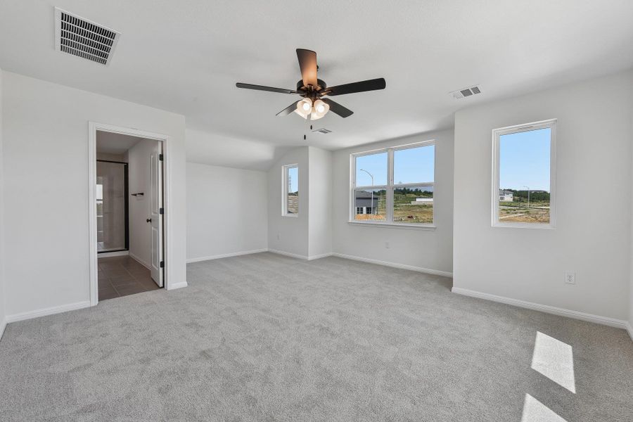 Spacious, unfurnished interior of a new home in Saddle Ridge at Wildhorse Ranch, Austin (Image 21).