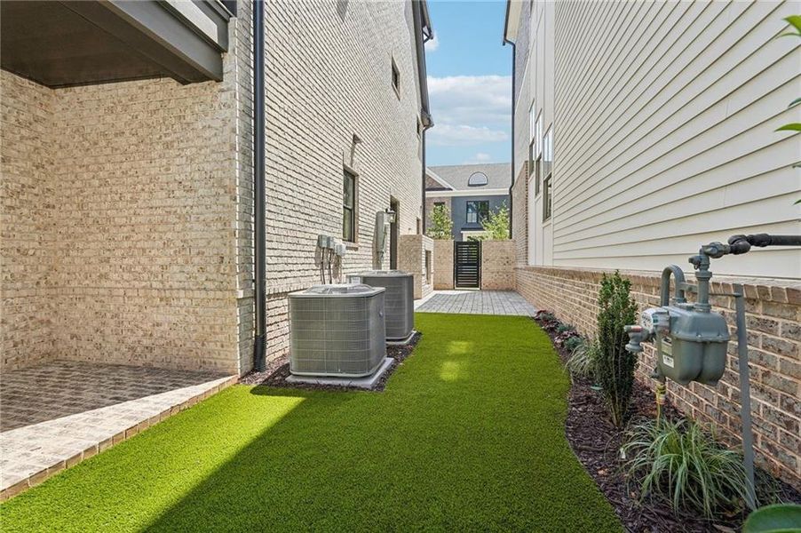 Exterior details and patio area of a home in Park Walke, Alpharetta (Image 37).