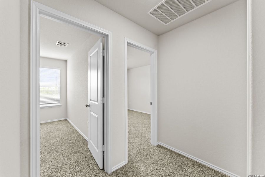 Spacious, unfurnished interior of a new home in Laurel Vistas, San Antonio (Image 25).
