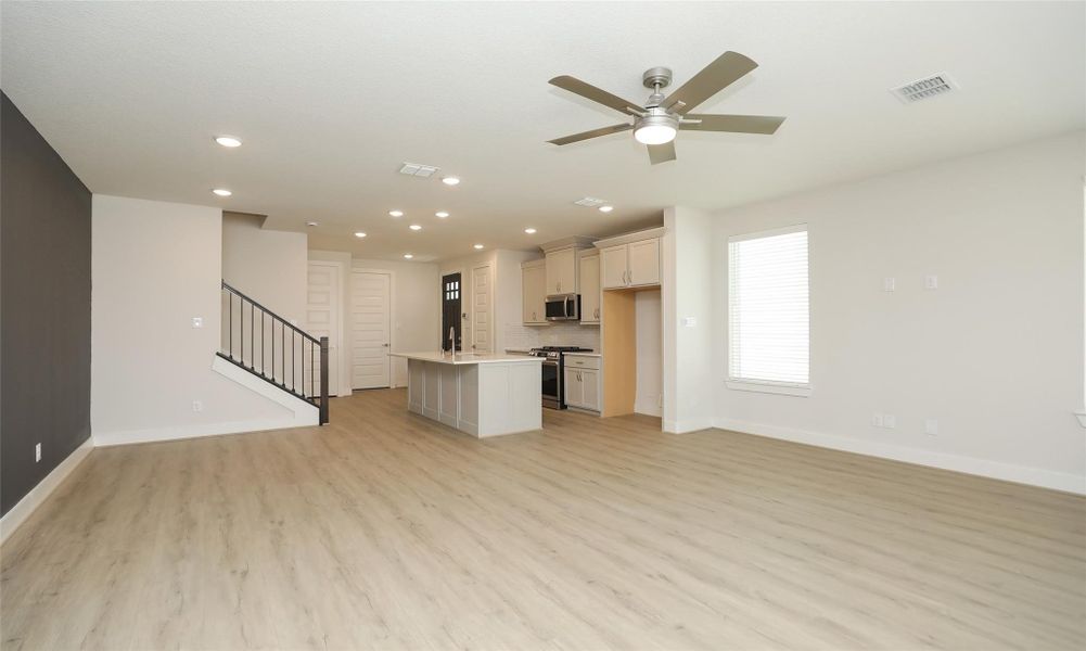 Spacious, unfurnished interior of a new home in Independence Heights, Houston (Image 22). Spacious, unfurnished interior of a new home in Independence Heights, Houston (Image 22).