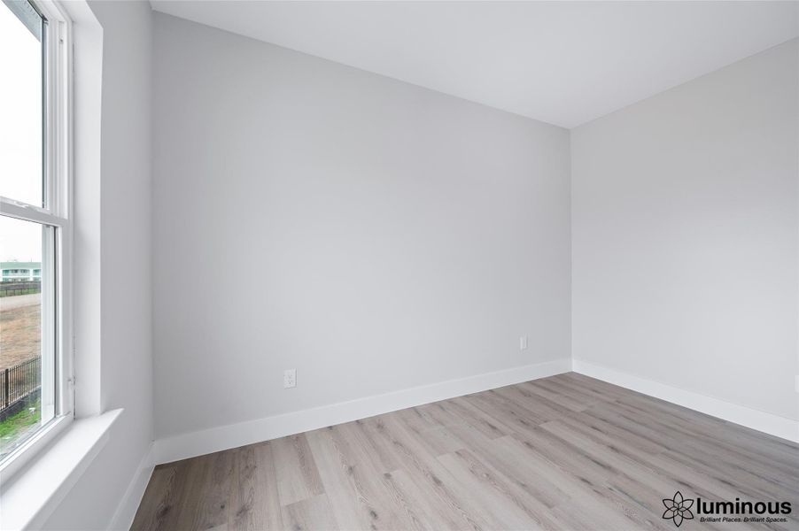 Spacious, unfurnished interior of a new home in Metro Village, Houston (Image 8).