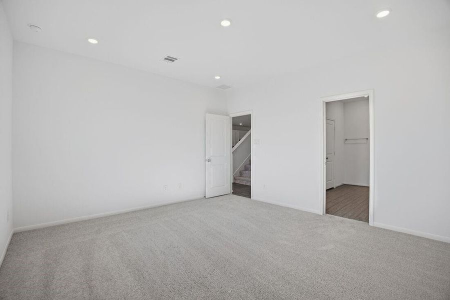 21847 Honey Scent ~ Ready Now