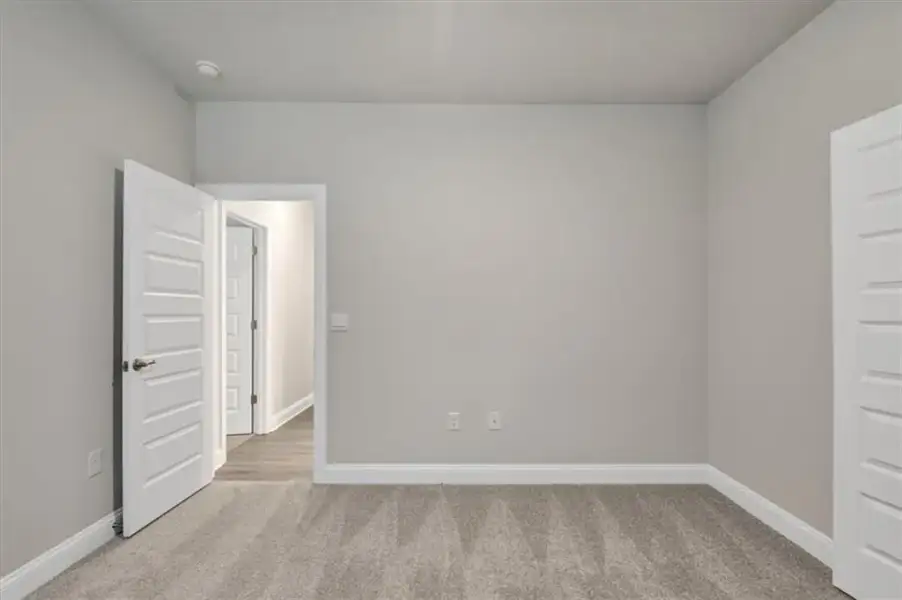 Spacious, unfurnished interior of a new home in Tuscany Hills, Douglasville (Image 46).