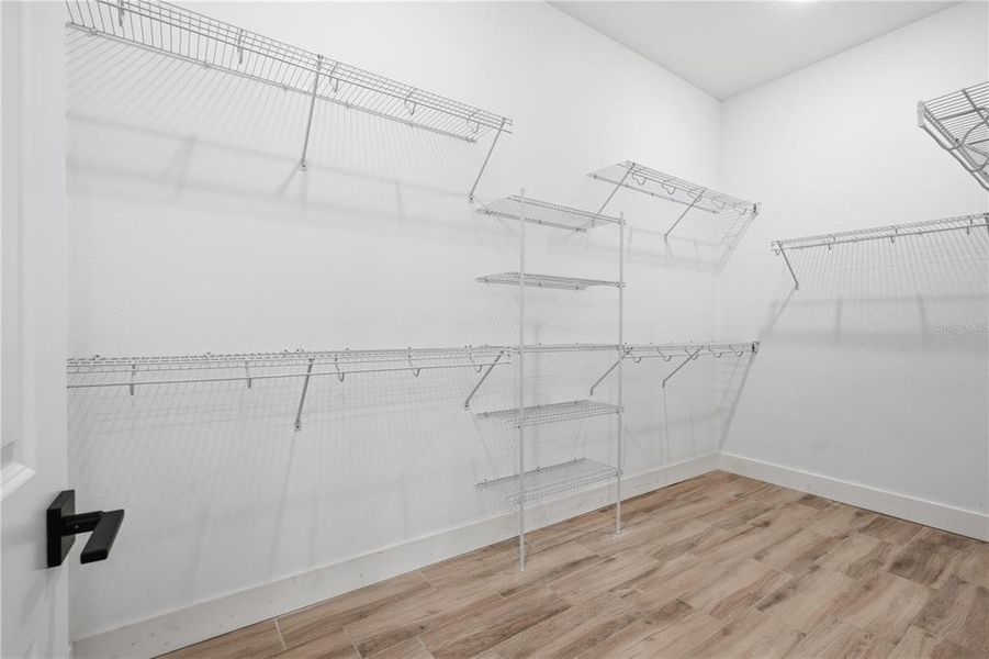 Spacious, unfurnished interior of a new home in , Ocala (Image 27).