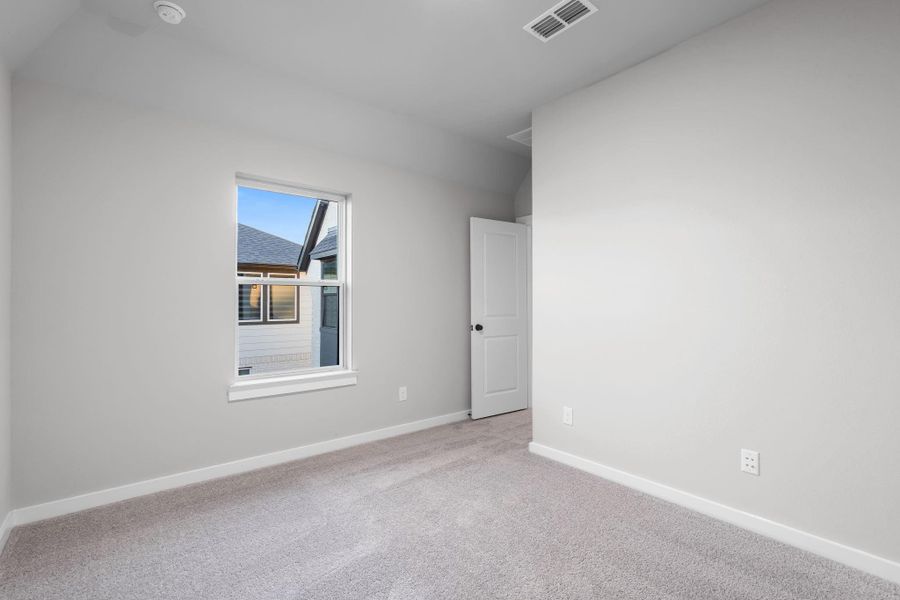 Spacious, unfurnished interior of a new home in Sienna 45', 50', Missouri City (Image 29). Spacious, unfurnished interior of a new home in Sienna 45', 50', Missouri City (Image 29).