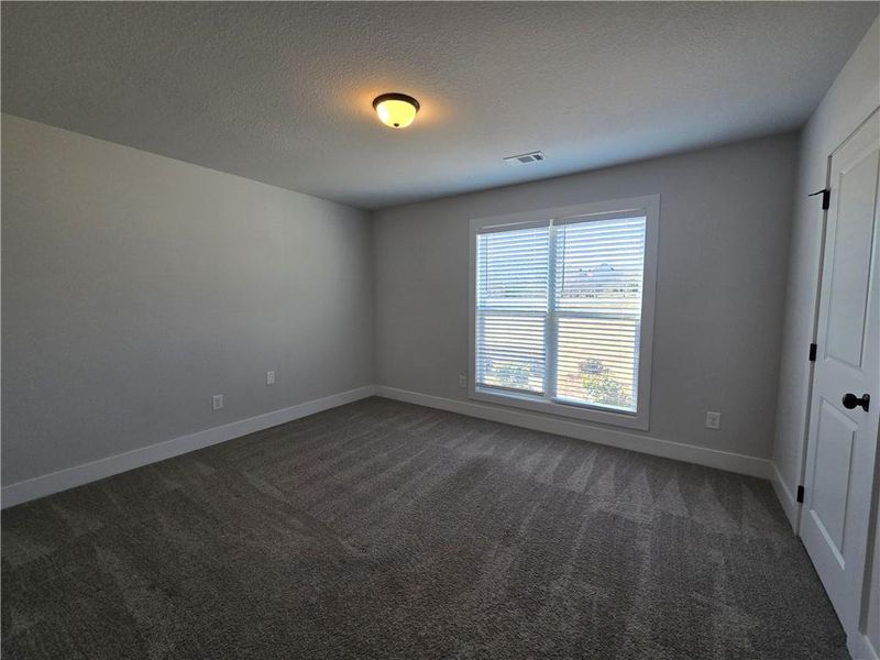 Spacious, unfurnished interior of a new home in , Hartwell (Image 28).