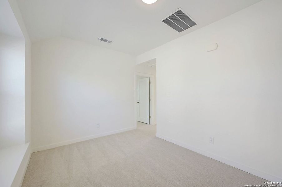 Spacious, unfurnished interior of a new home in Legacy at Lake Dunlap, New Braunfels (Image 19).