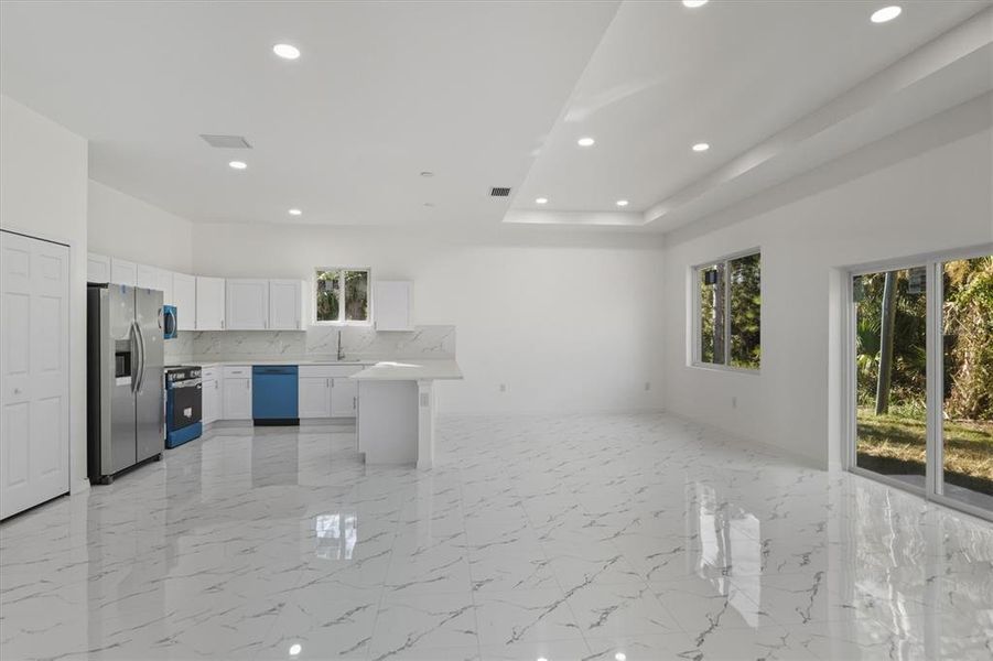 Spacious, unfurnished interior of a new home in , Punta Gorda (Image 52). Spacious, unfurnished interior of a new home in , Punta Gorda (Image 52).