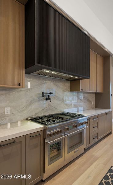 25-web-or-mls-Kitchen1