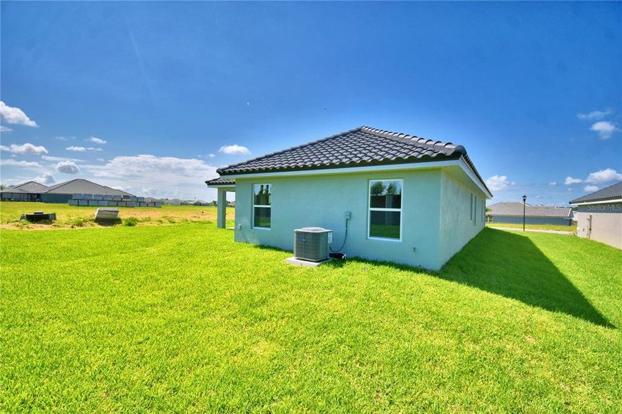 Exterior details and patio area of a home in Lake Juliana Estates, Auburndale (Image 23).