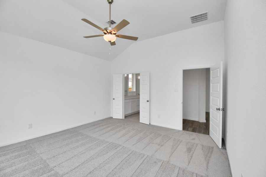 Spacious, unfurnished interior of a new home in Elyson, Katy (Image 21).