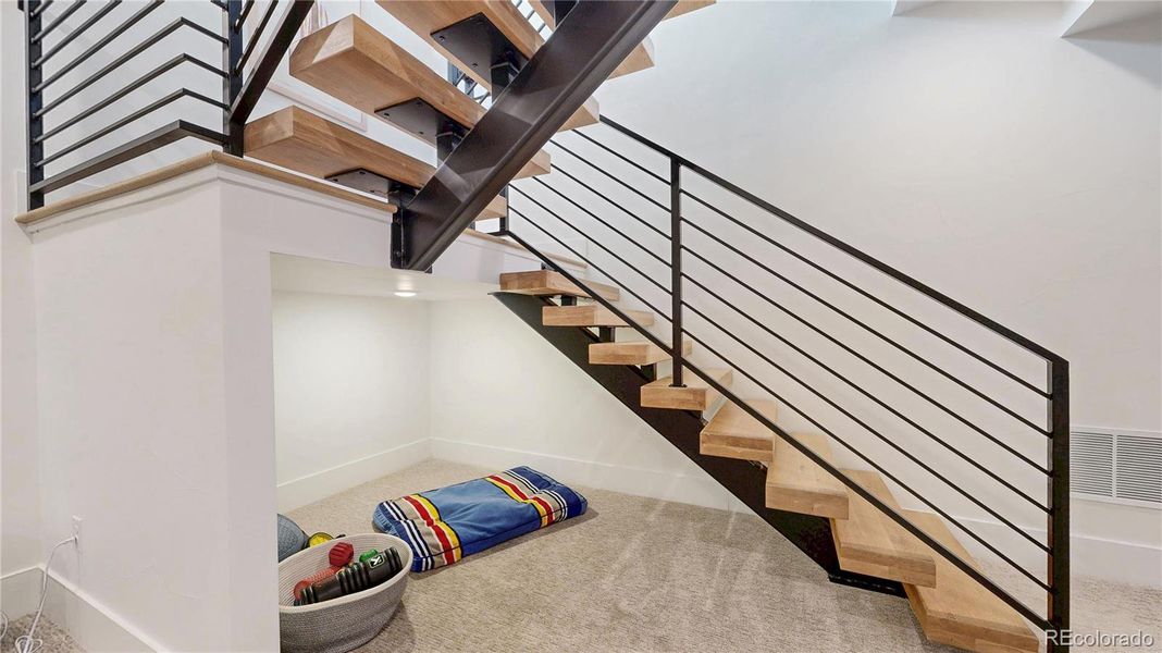 Image 48 of a home in . Image 48 of a home in .