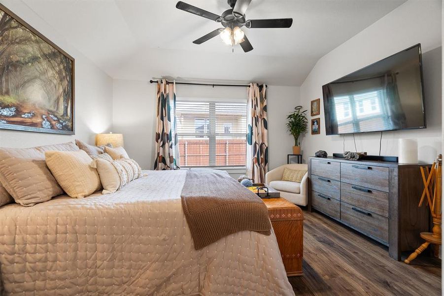 Furnished interior view inside a new home in Trail Creek, Cleburne (Image 18).