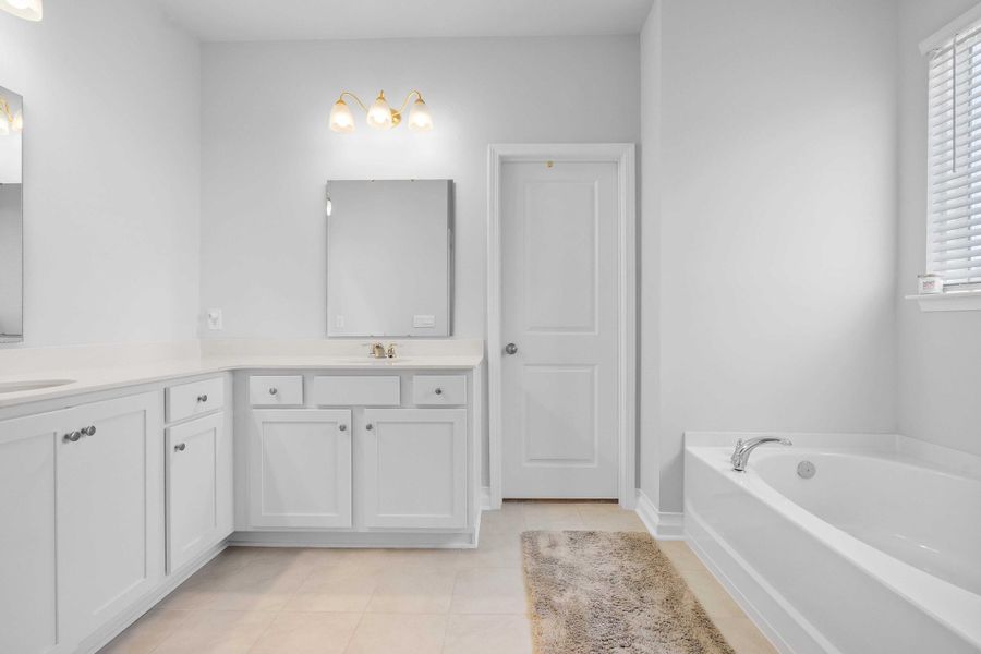 Furnished interior view inside a new home in French Quarter Creek, Huger (Image 43).