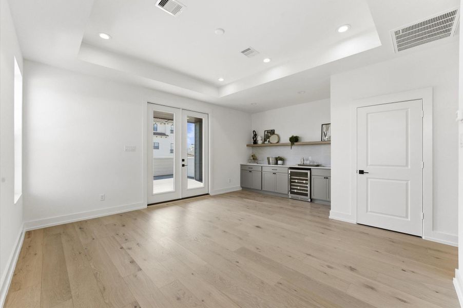 Spacious, unfurnished interior of a new home in , Houston (Image 24).