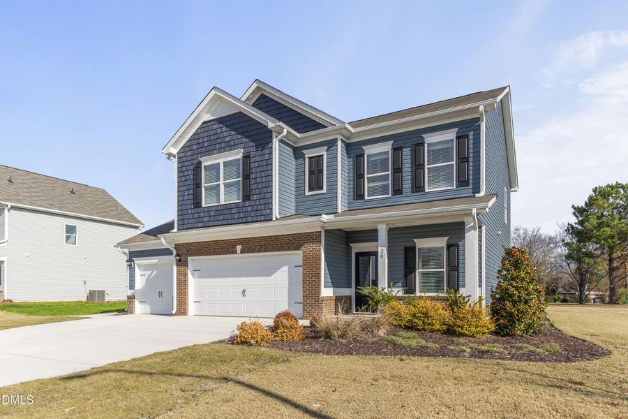 3 Car Garage! 3 Car Garage!