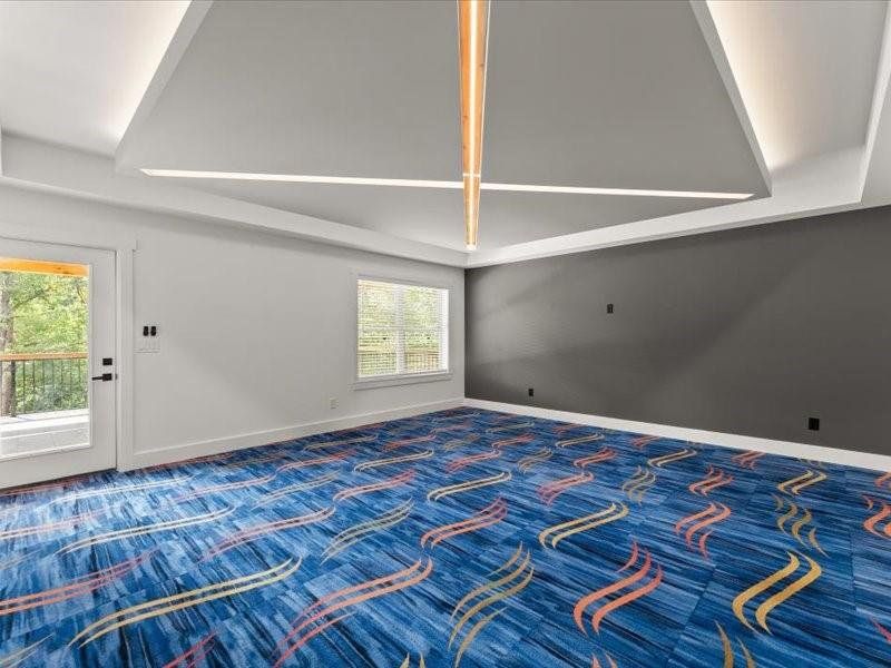 Spacious, unfurnished interior of a new home in , Dahlonega (Image 103).