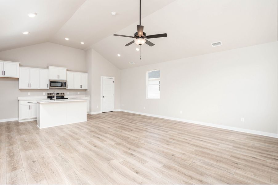Representative unfurnished interior of a home built from the Longleaf by Nason Homes in Brady Estates, Murfreesboro (Image 21).