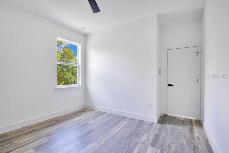 Spacious, unfurnished interior of a new home in , Eustis (Image 34).