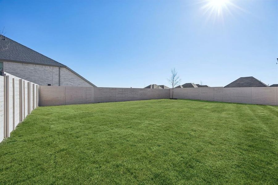 Exterior details and patio area of a home in , McKinney (Image 3).
