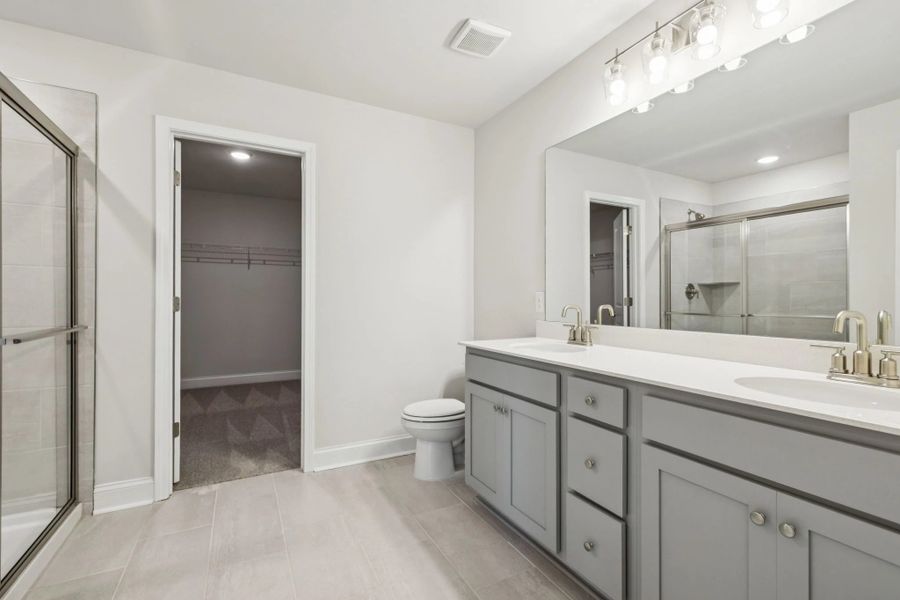 Furnished interior view inside a new home in Cades Bluff, Lebanon (Image 11).