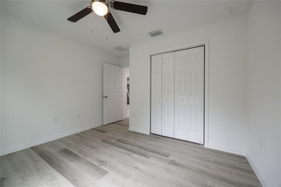 Spacious, unfurnished interior of a new home in , Williston (Image 30).