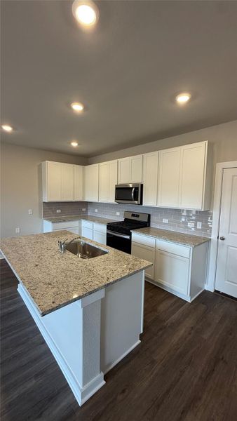 Light & Bright Open Concept Kitchen