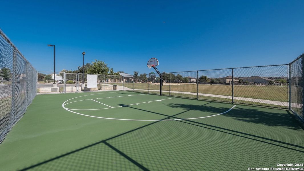 Community amenities in Redbird Ranch, San Antonio (Image 41).