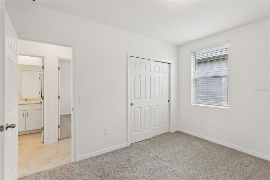 Spacious, unfurnished interior of a new home in Eden Hills, Lake Alfred (Image 12).