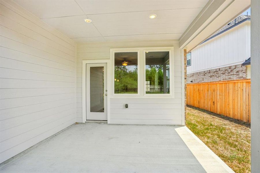 Covered porch area