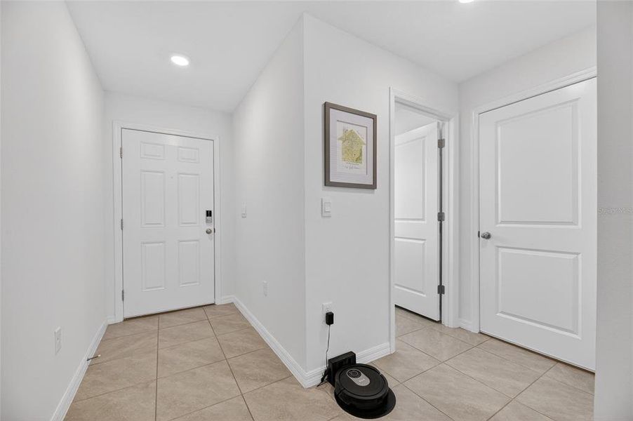 Spacious, unfurnished interior of a new home in Berry Bay, Wimauma (Image 19).