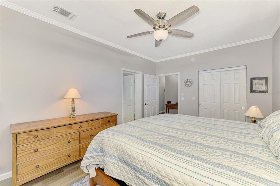 Furnished interior view inside a new home in , Venice (Image 35).