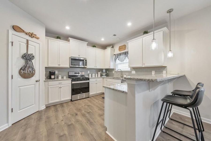 Furnished interior view inside a new home in Old Lost Mountain Estates, Powder Springs (Image 7).
