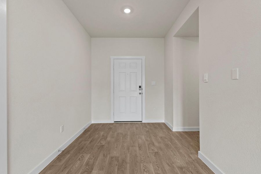 Spacious, unfurnished interior of a new home in Hartland Ranch, Lockhart (Image 23).