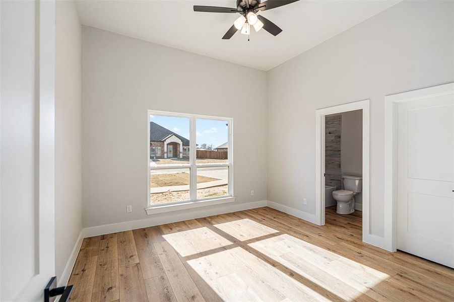 Spacious, unfurnished interior of a new home in , Mabank (Image 15).