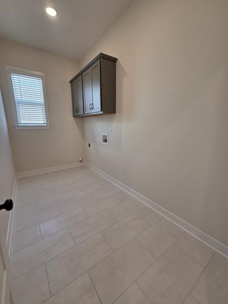 Spacious, unfurnished interior of a new home in Twin Oaks, Oakland (Image 17).